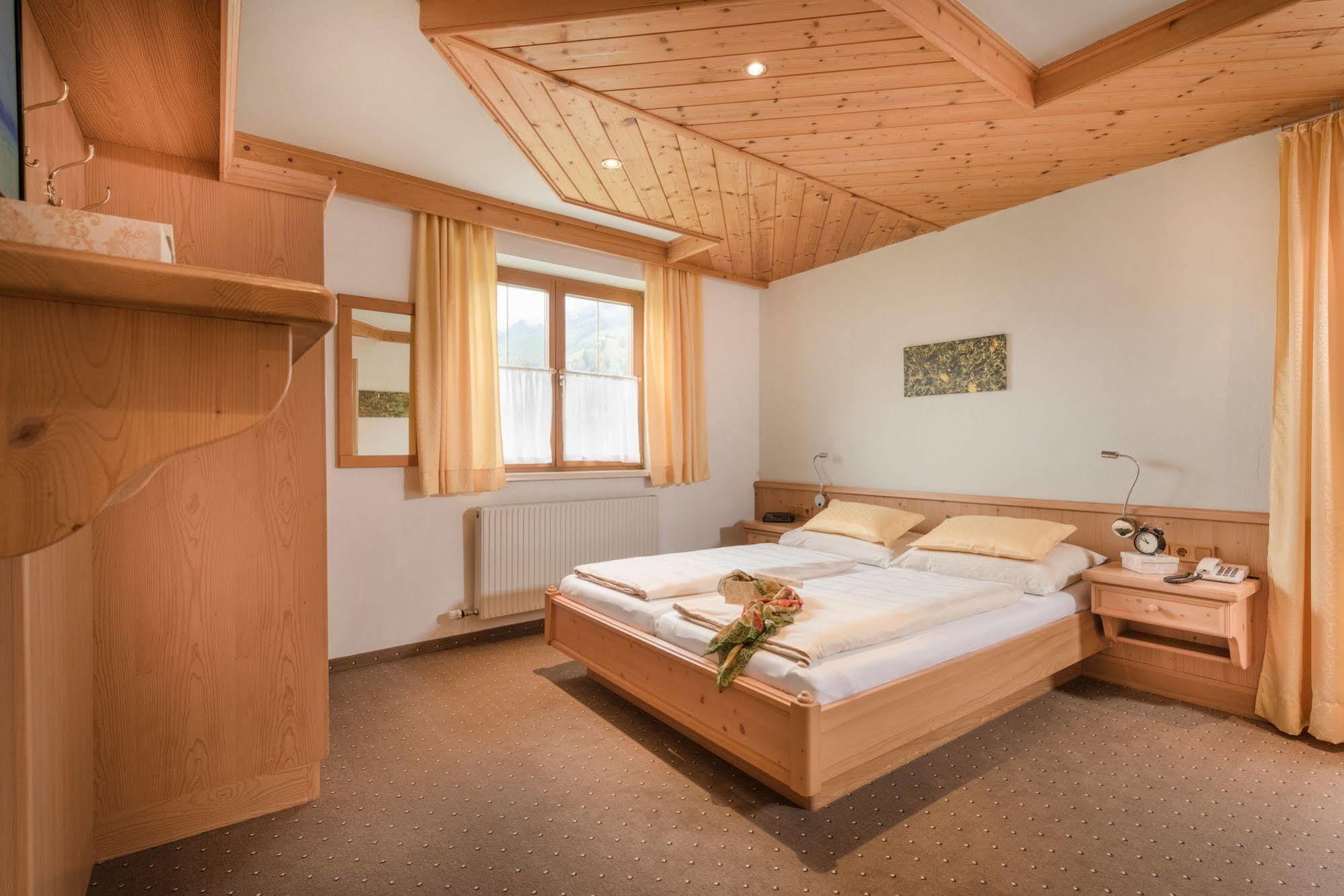 Gaestehaus Gratz - Inklusive Eintritt In Die Alpentherme Dorfgastein Exteriér fotografie